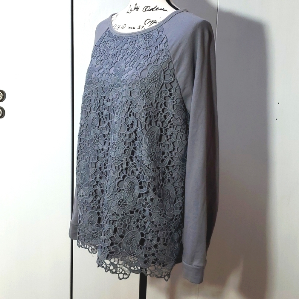 Adrianna Papell- Womens Gray Top Crochet Overlay Front Longsleeve Sz.XL - Picture 3 of 6